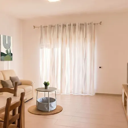 Light & Space 3br Апартаменти *